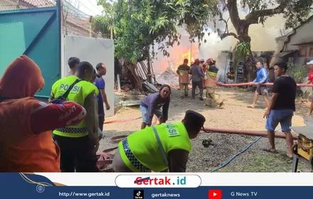 Sisa Bara Pembakaran Sampah Diduga Picu Kebakaran Gudang Kayu di Kedungwuni