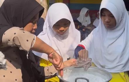 Anak-Anak SD Negeri Ngadiharjo 2 Borobudur Lestarikan Makanan Tradisional