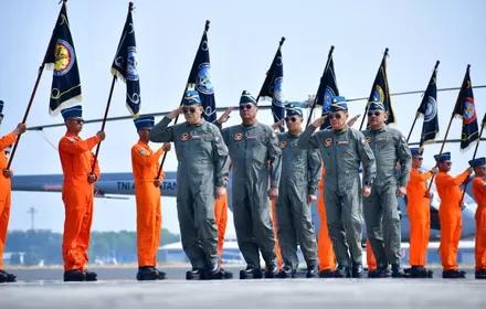 Laksdya T.S.N.B Hutabarat Mendapat Anugrah Brevet Kehormatan Penerbangan TNI AL